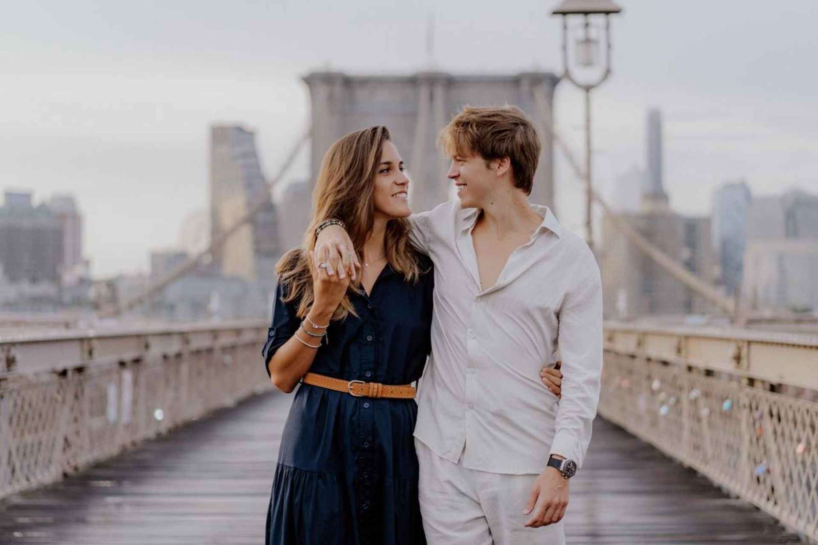 Nueva York: sesión de fotos en el puente de Brooklyn y DUMBO + opción de pedido de mano