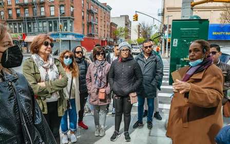 Harlem: misa góspel de domingo en el centro de Harlem con lugareños