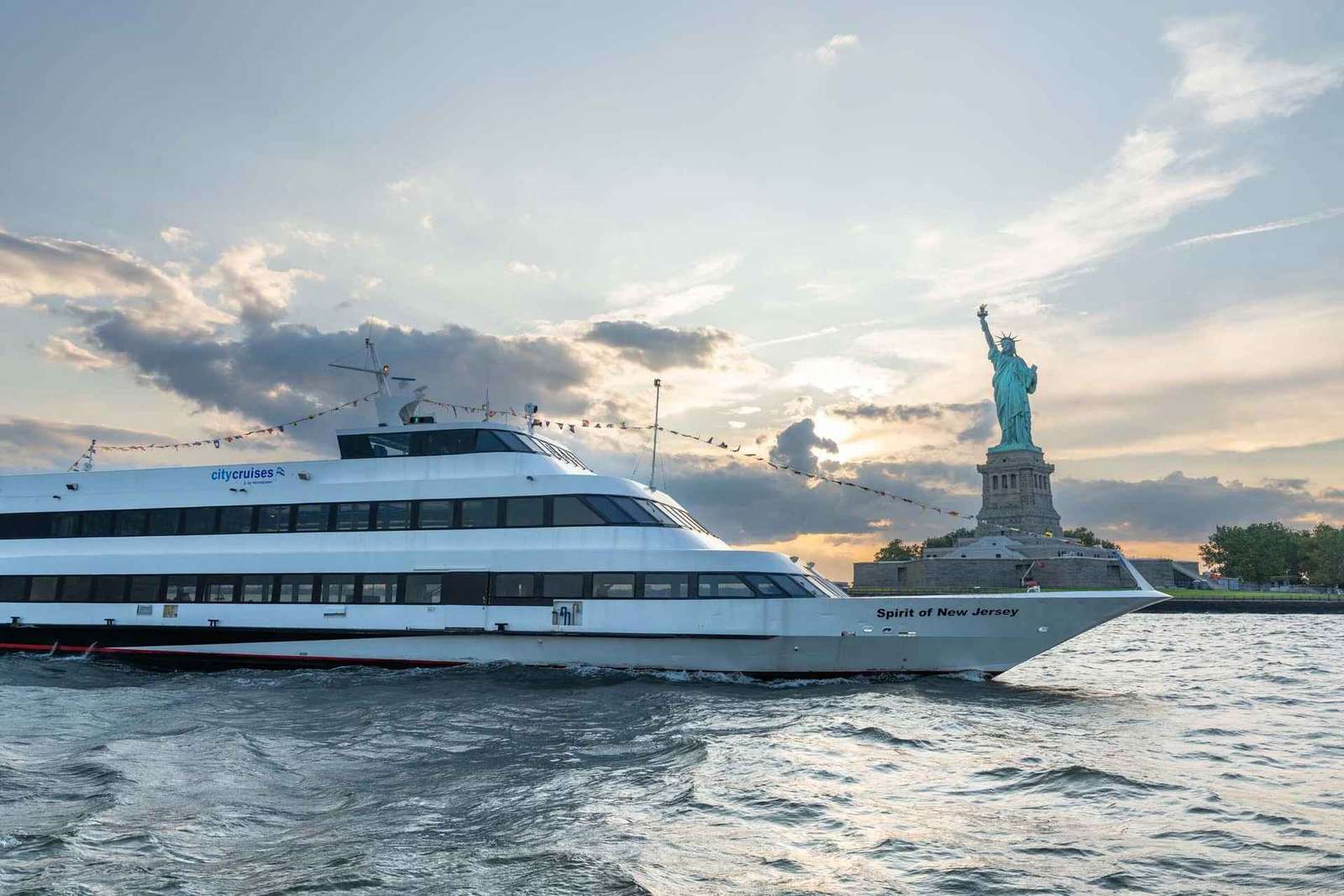 City Cruises Nueva Jersey: paseo en barco con almuerzo o cena buffet