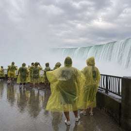 Desde New York:Niagara Falls de Día Opción Iluminadas y Fuegos artificiales