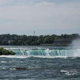 Nueva York: Excursión guiada nocturna a las cataratas del Niágara