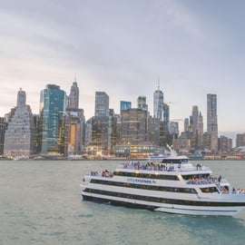 Ciudad de Nueva York: Brunch, Almuerzo o Cena Buffet en Crucero por el Río