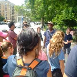 Harlem Oeste: Servicio religioso gospel y paseo dominical