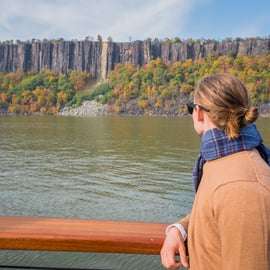 Nueva York: recorrido en yate por el follaje otoñal del río Hudson