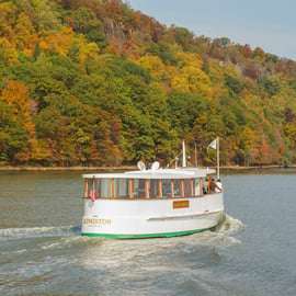 Nueva York: recorrido en yate por el follaje otoñal del río Hudson