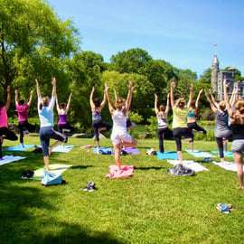 Central Park: ¡La clase de yoga mejor valorada de Nueva York!