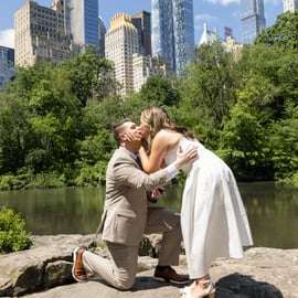 Nueva York: Sesión fotográfica de propuesta de matrimonio sorpresa: captura el «sí» para siempre.