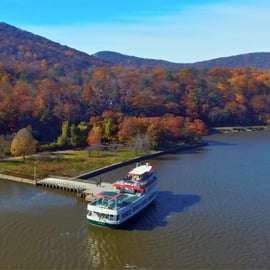 Circle Line: Crucero por el follaje de Bear Mountain y el Oktoberfest de Nueva York
