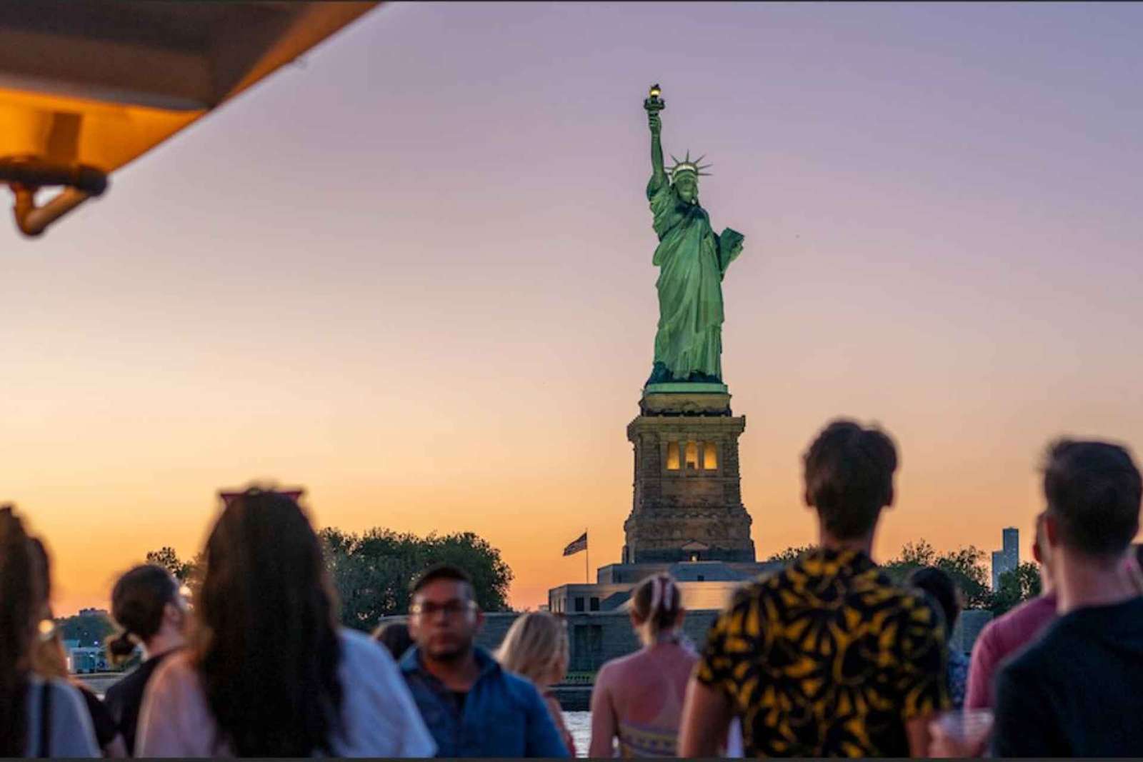 NYC: Crucero por la Estatua de la Libertad al atardecer Billete sin hacer cola