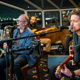 NYC: Cena Crucero Gourmet con Música en Directo