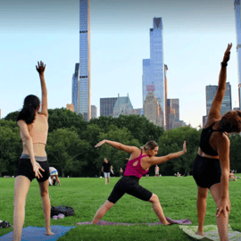 Central Park: ¡La clase de yoga mejor valorada de Nueva York!