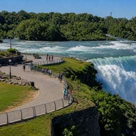 Desde New York:Niagara Falls de Día Opción Iluminadas y Fuegos artificiales