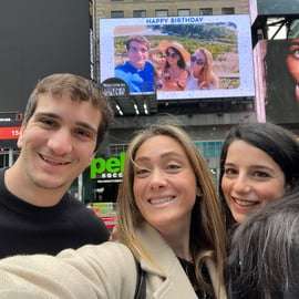 NYC: Mírate en una valla publicitaria de Times Square durante 24 horas