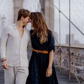 Nueva York: sesión de fotos en el puente de Brooklyn y DUMBO + opción de pedido de mano