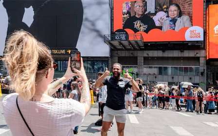 NYC: Mírate en una valla publicitaria de Times Square durante 24 horas