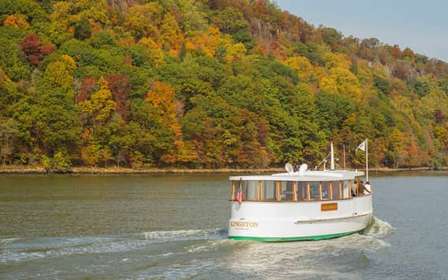 Nueva York: recorrido en yate por el follaje otoñal del río Hudson